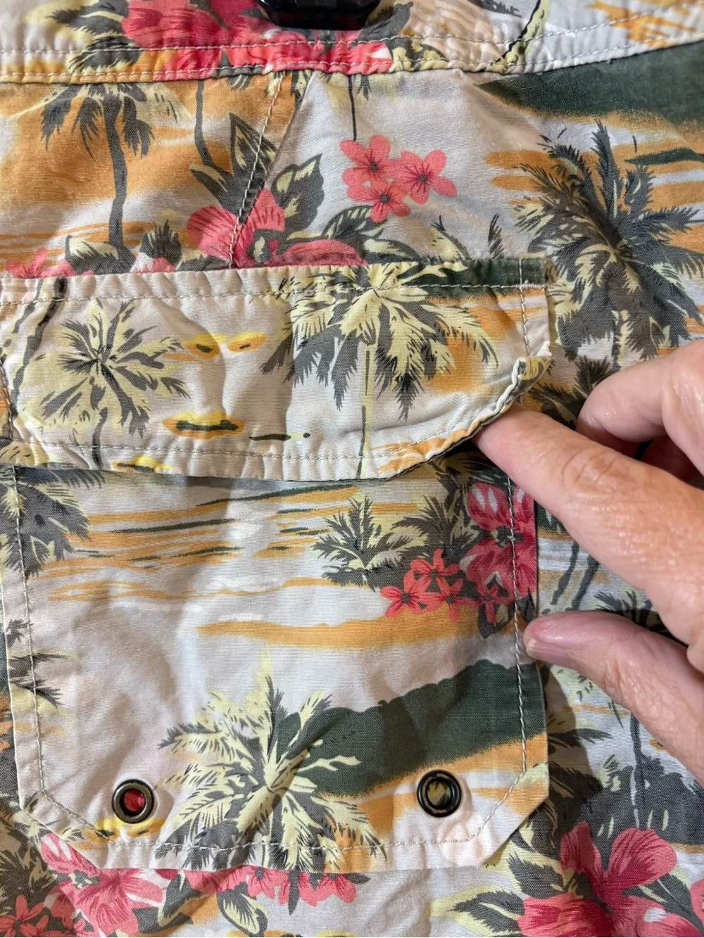 Hurley Men’s Floral Tropical Swim board Shorts White Green Pink Yellow size 36